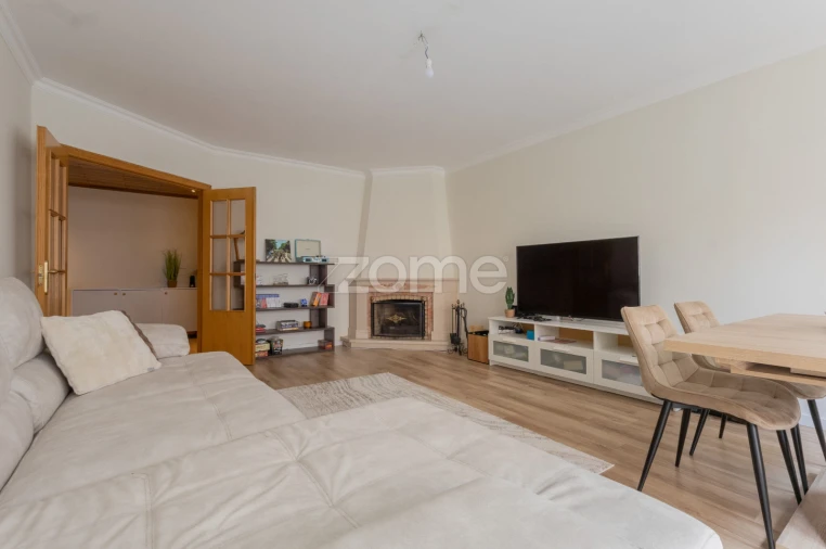 Apartamento T3 para Venda em Rio de Mouro Foto 7