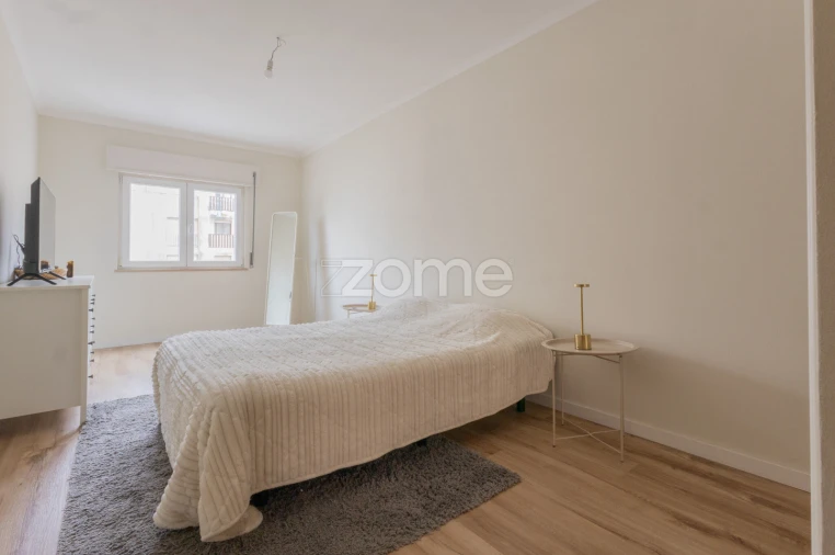 Apartamento T3 para Venda em Rio de Mouro Foto 15