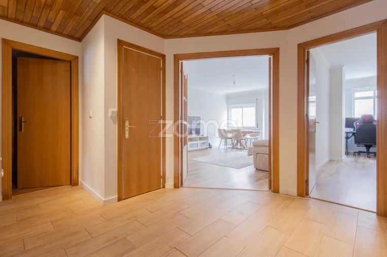 Apartamento T3 para Venda em Rio de Mouro Foto 18
