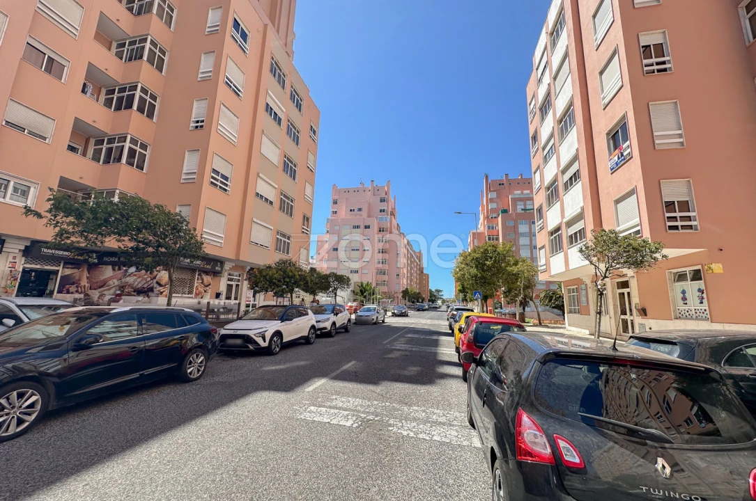 Apartamento T3 para Venda em Rio de Mouro Foto 30
