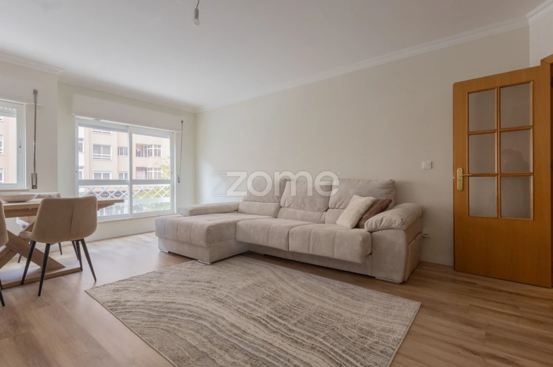 Apartamento T3 para Venda em Rio de Mouro Foto 6