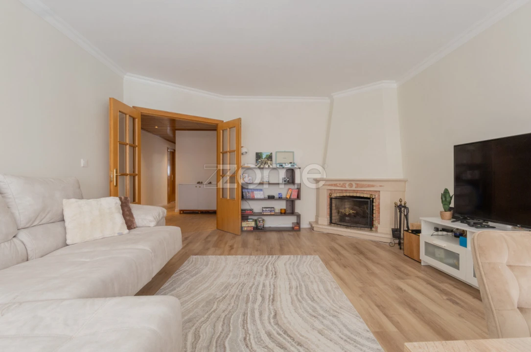 Apartamento T3 para Venda em Rio de Mouro Foto 8