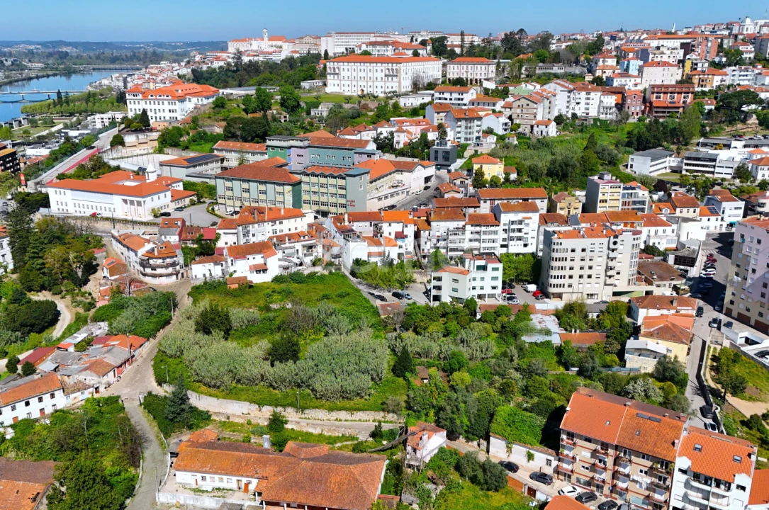 Moradia T9 para Venda em Sé Nova, Santa Cruz, Almedina e São Bartolomeu Foto 14