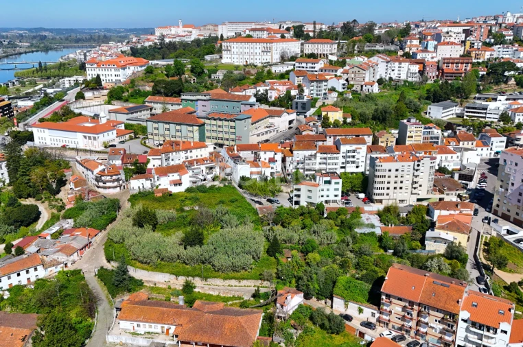 Moradia T9 para Venda em Sé Nova, Santa Cruz, Almedina e São Bartolomeu Foto 14