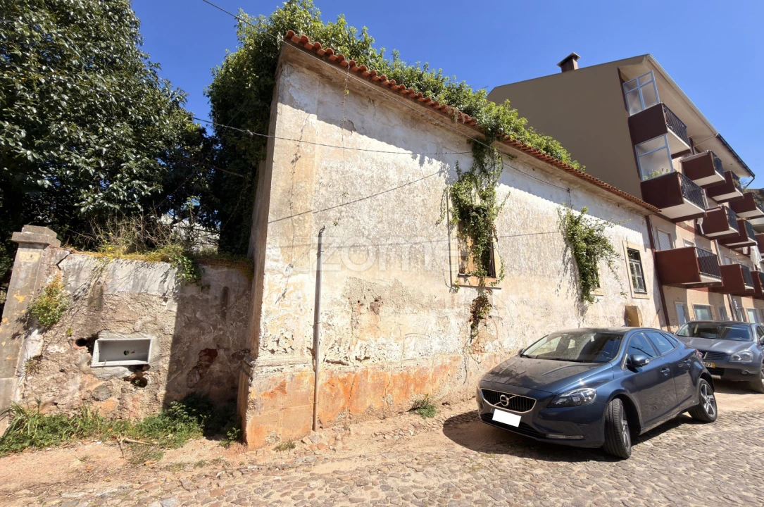 Moradia T9 para Venda em Sé Nova, Santa Cruz, Almedina e São Bartolomeu Foto 5