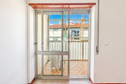 Apartamento T3 para Venda em São Martinho do Bispo e Ribeira de Frades