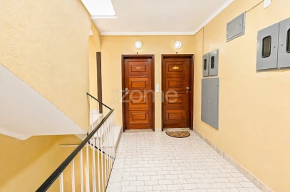 Apartamento T3 para Venda em São Martinho do Bispo e Ribeira de Frades