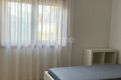Apartamento T2 para Arrendamento em Santa Maria e São Miguel, São Martinho, São Pedro Penaferrim