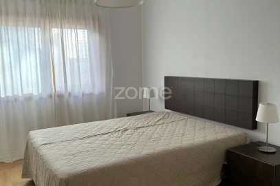 Apartamento T2 para Arrendamento em Santa Maria e São Miguel, São Martinho, São Pedro Penaferrim