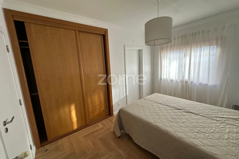 Apartamento T2 para Arrendamento em Santa Maria e São Miguel, São Martinho, São Pedro Penaferrim Foto 9