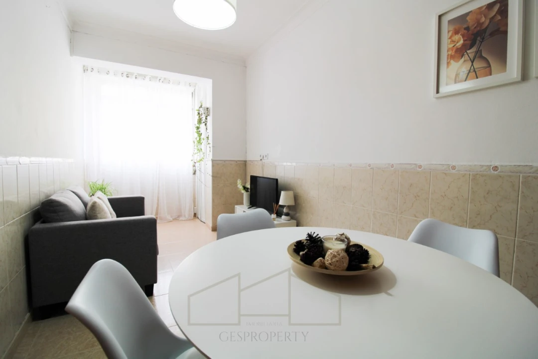 Apartamento T2 para Venda em Charneca de Caparica e Sobreda Foto 1
