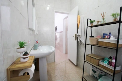 Apartamento T2 para Venda em Charneca de Caparica e Sobreda