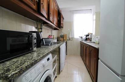 Apartamento T2 para Venda em Charneca de Caparica e Sobreda