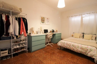 Apartamento T2 para Venda em Charneca de Caparica e Sobreda