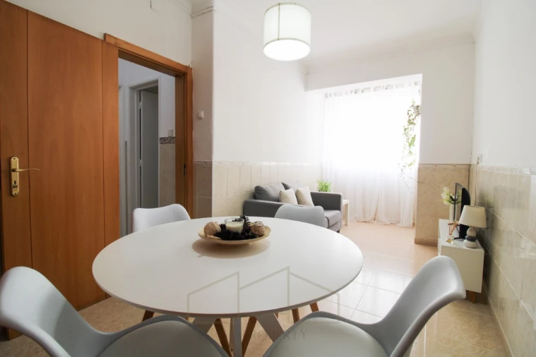 Apartamento T2 para Venda em Charneca de Caparica e Sobreda Foto 6
