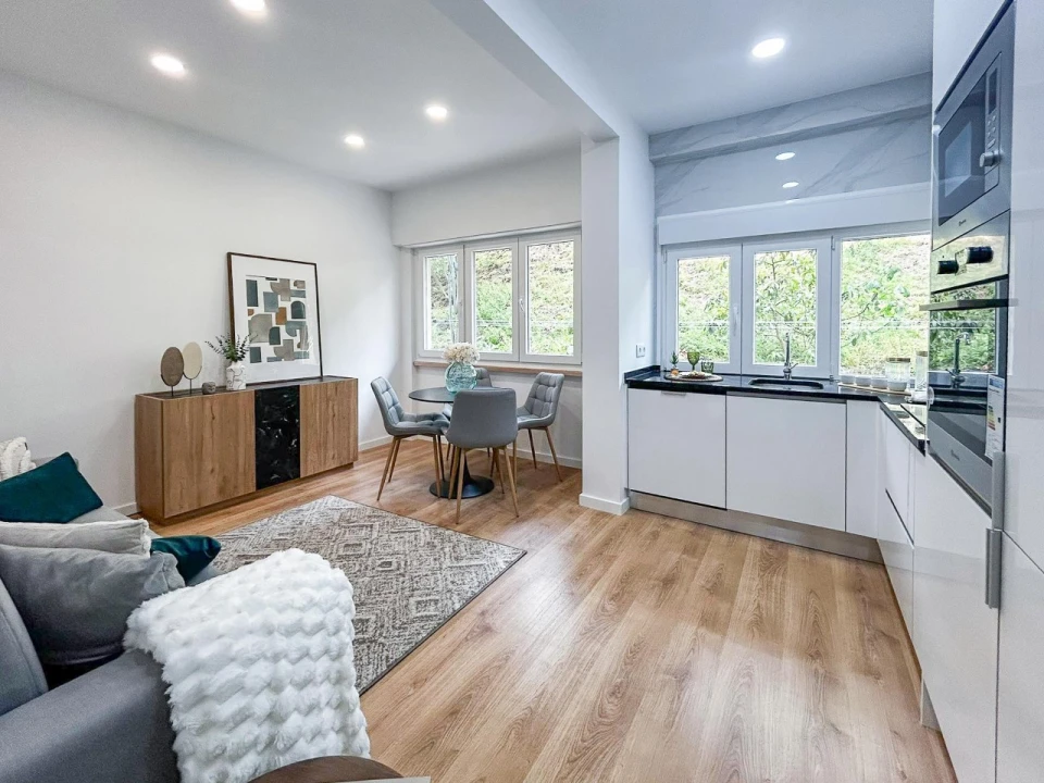 Apartamento T2 para Venda em Benfica Foto 4