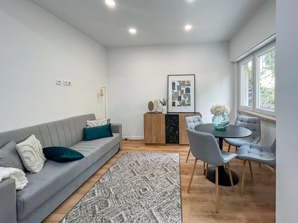 Apartamento T2 para Venda em Benfica Foto 5