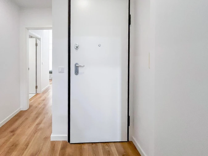 Apartamento T2 para Venda em Benfica Foto 2