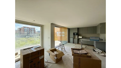 Apartamento T3 para Venda em São Felix da Marinha
