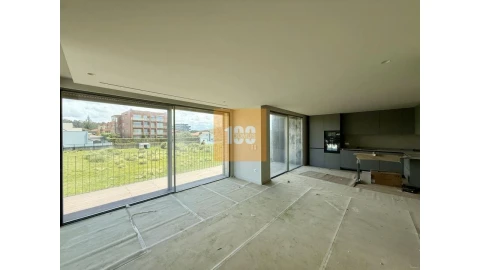 Apartamento T3 para Venda em São Felix da Marinha
