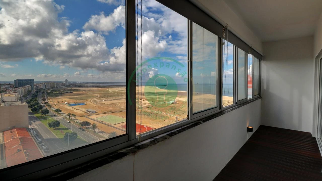 Apartamento T1 para Venda em Buarcos Foto 5