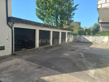 Garagem para Venda em Oliveira do Douro