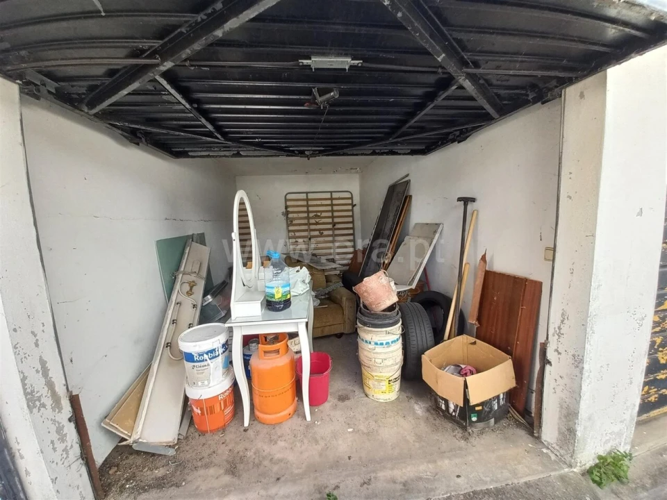 Garagem para Venda em Oliveira do Douro Foto 3