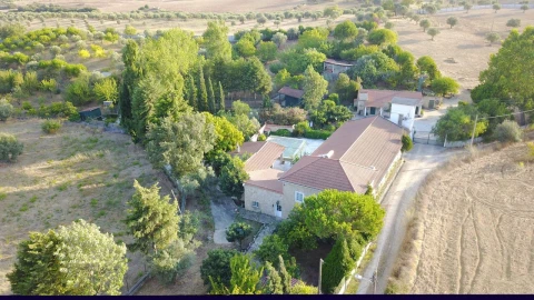 Quinta T4 para Venda em Romeira e Várzea