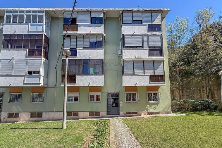 Apartamento T2 para Venda em Póvoa de Santo Adrião e Olival Basto Foto 33