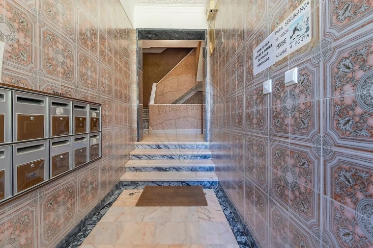 Apartamento T2 para Venda em Póvoa de Santo Adrião e Olival Basto Foto 29