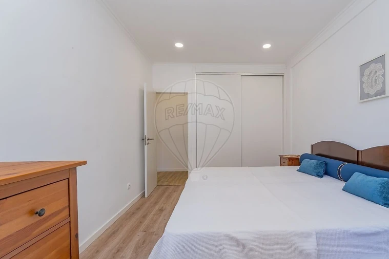 Apartamento T2 para Venda em Póvoa de Santo Adrião e Olival Basto Foto 11