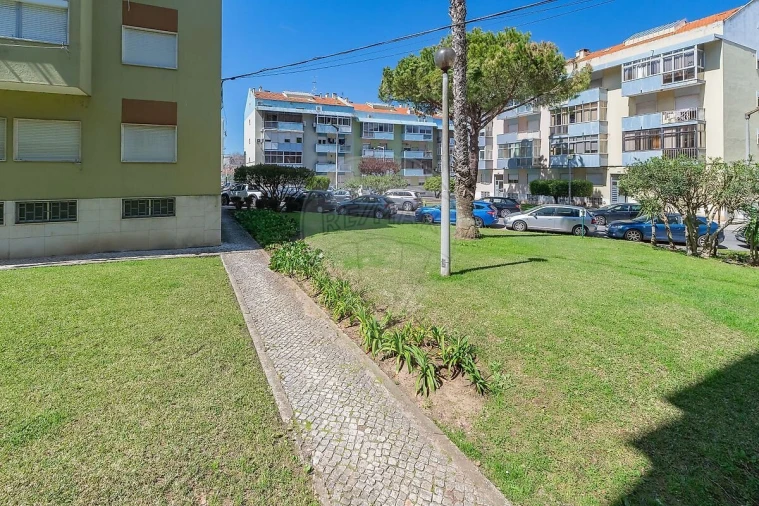 Apartamento T2 para Venda em Póvoa de Santo Adrião e Olival Basto Foto 31