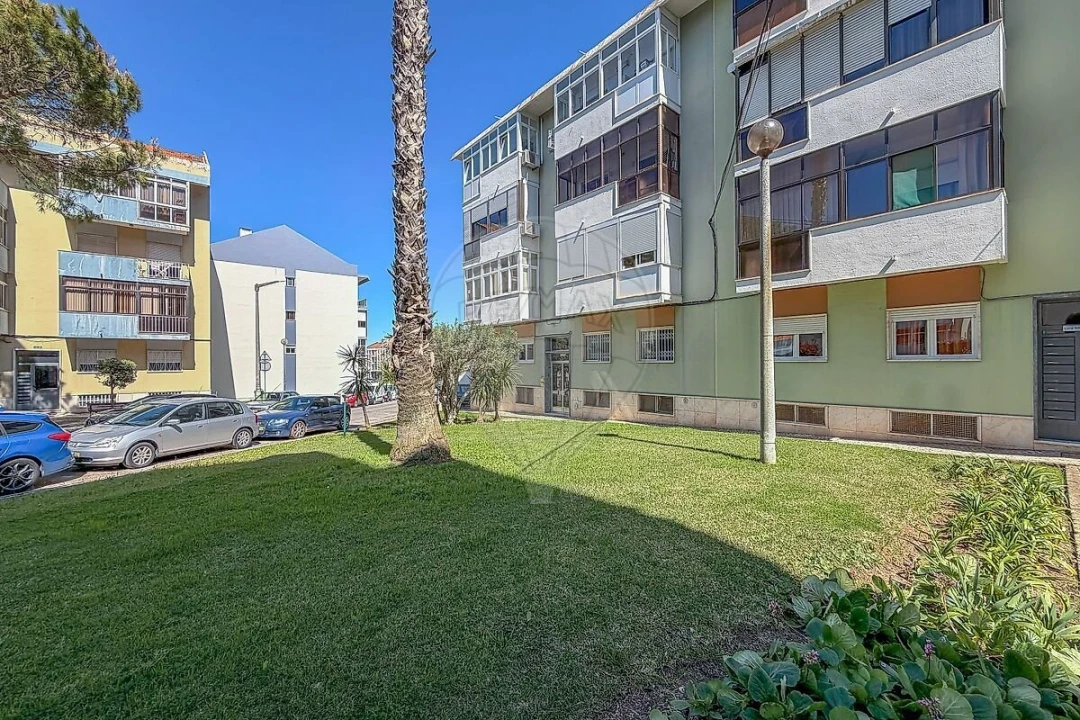 Apartamento T2 para Venda em Póvoa de Santo Adrião e Olival Basto Foto 32