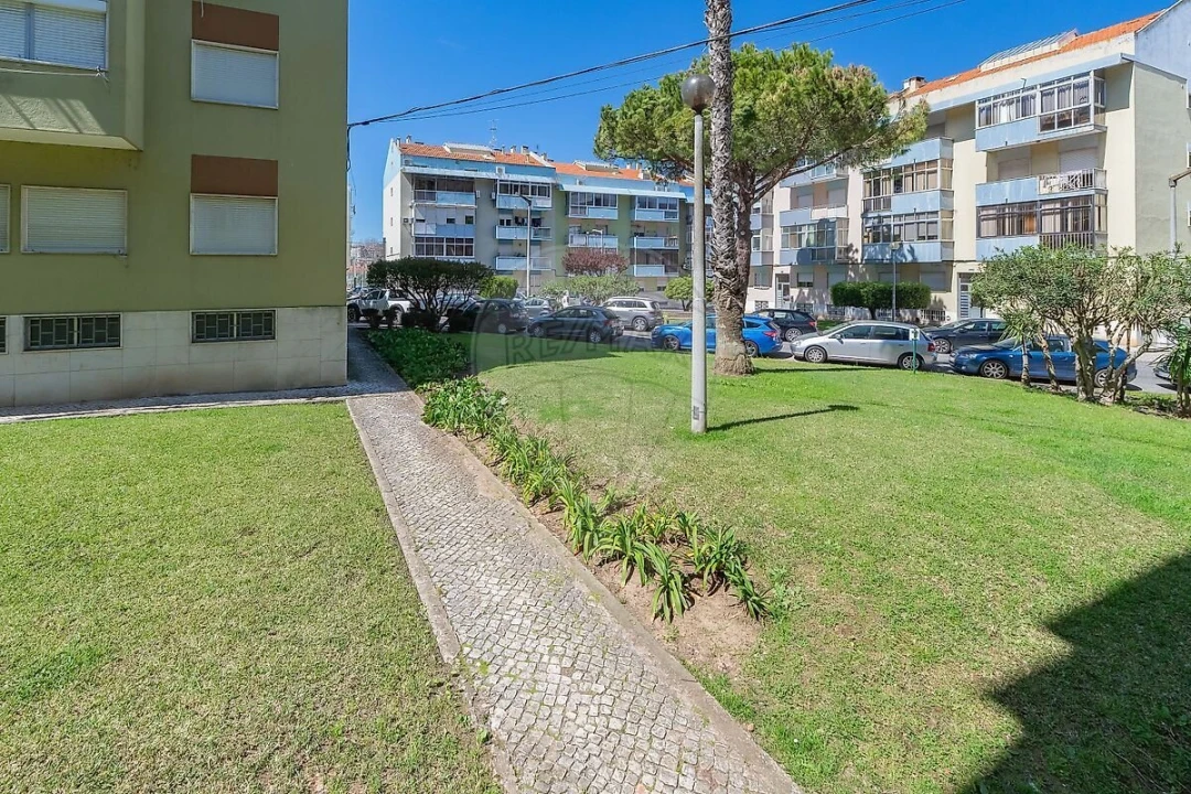 Apartamento T2 para Venda em Póvoa de Santo Adrião e Olival Basto Foto 31