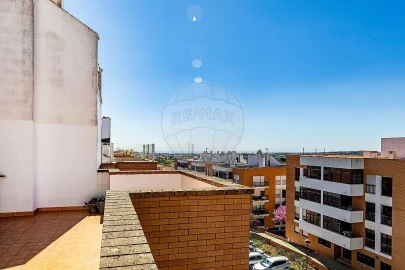 Apartamento T2 para Venda em Oeiras e São Julião da Barra, Paço de Arcos e Caxias