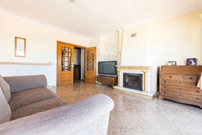 Apartamento T2 para Venda em Oeiras e São Julião da Barra, Paço de Arcos e Caxias