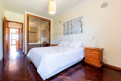 Apartamento T2 para Venda em Oeiras e São Julião da Barra, Paço de Arcos e Caxias