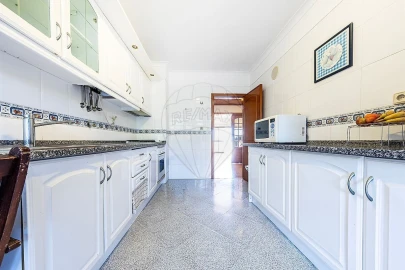 Apartamento T2 para Venda em Oeiras e São Julião da Barra, Paço de Arcos e Caxias