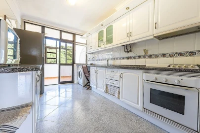Apartamento T2 para Venda em Oeiras e São Julião da Barra, Paço de Arcos e Caxias