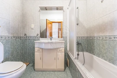 Apartamento T2 para Venda em Oeiras e São Julião da Barra, Paço de Arcos e Caxias