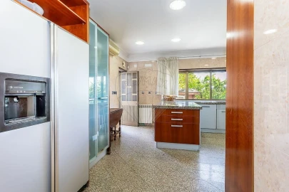 Moradia T6 para Venda em Alvalade
