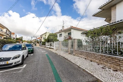 Moradia T6 para Venda em Alvalade