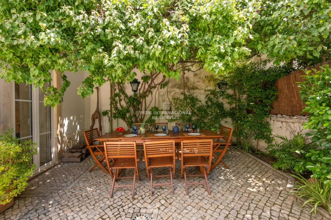 Apartamento T5 para Venda em Arroios Foto 1