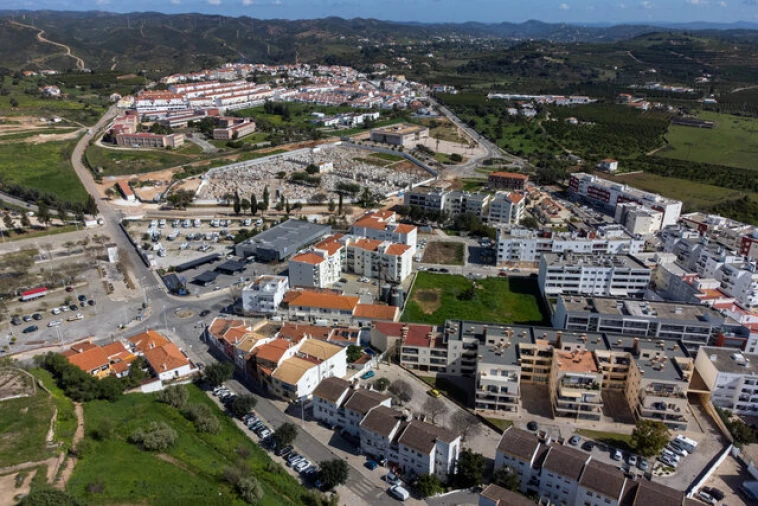 Apartamento T1 para Venda em Silves Foto 19
