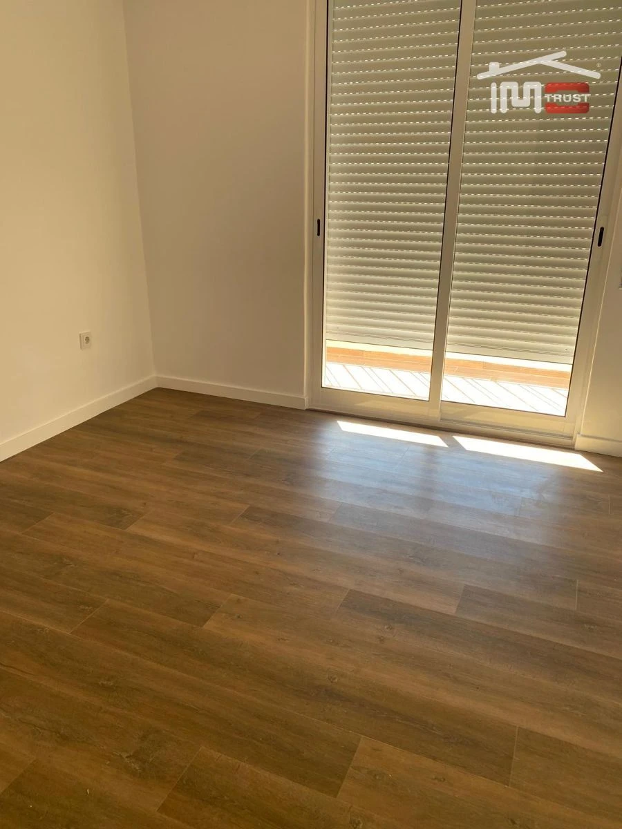 Apartamento T2 para Venda em Amora Foto 9