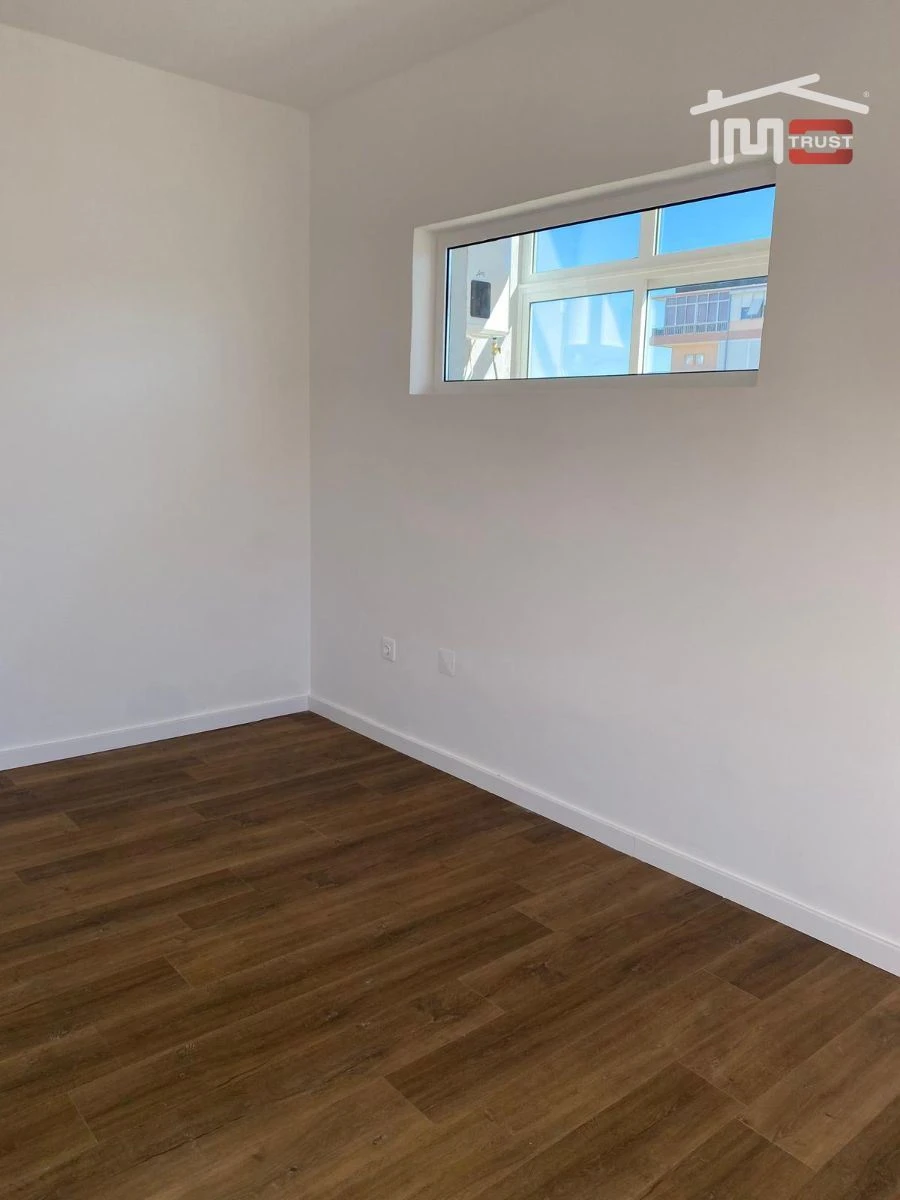 Apartamento T2 para Venda em Amora Foto 16