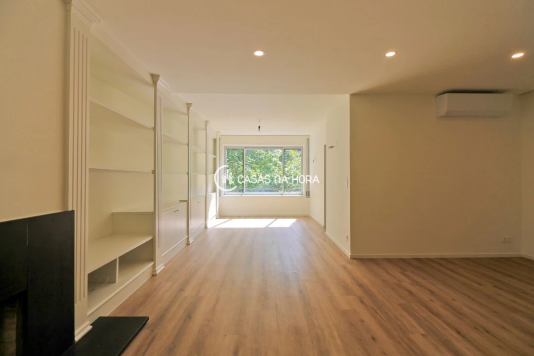 Apartamento T4 para Arrendamento em Aldoar, Foz do Douro e Nevogilde Foto 1