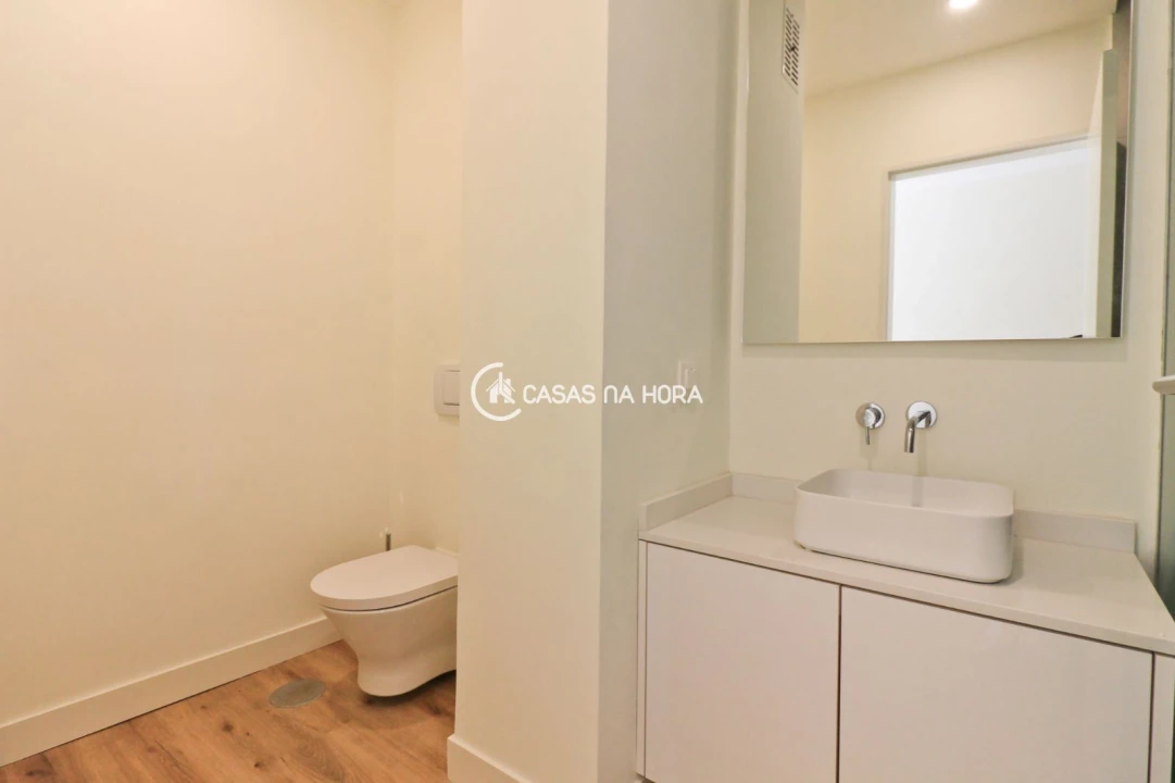 Apartamento T4 para Arrendamento em Aldoar, Foz do Douro e Nevogilde Foto 5