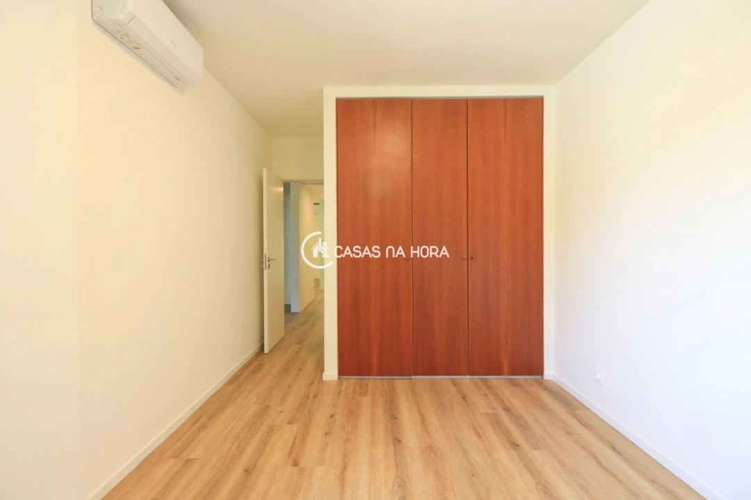 Apartamento T4 para Arrendamento em Aldoar, Foz do Douro e Nevogilde Foto 12