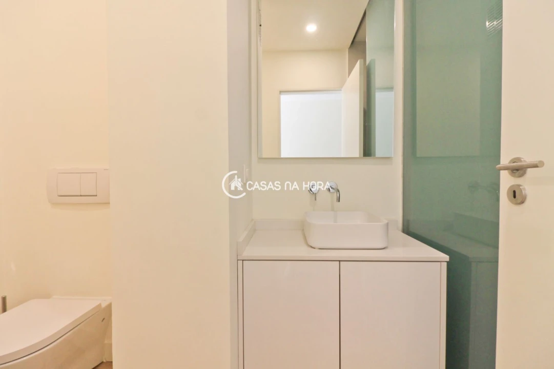 Apartamento T4 para Arrendamento em Aldoar, Foz do Douro e Nevogilde Foto 13